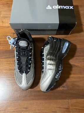 Nike Air Max 95 Big Bubble x Palace Metallic Silver Men’s 8 / Women’s Size 9.5